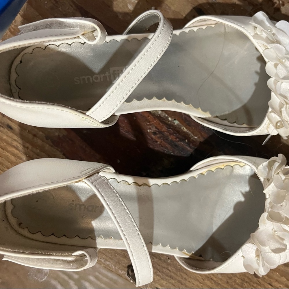 Shoes - Picture 4 of 4
